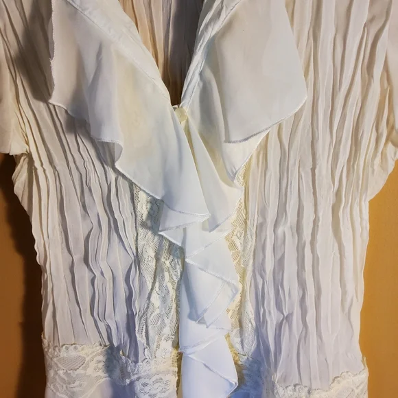 Zacks Ruffle Front Cap Sleeve Top - Picture 2 of 6